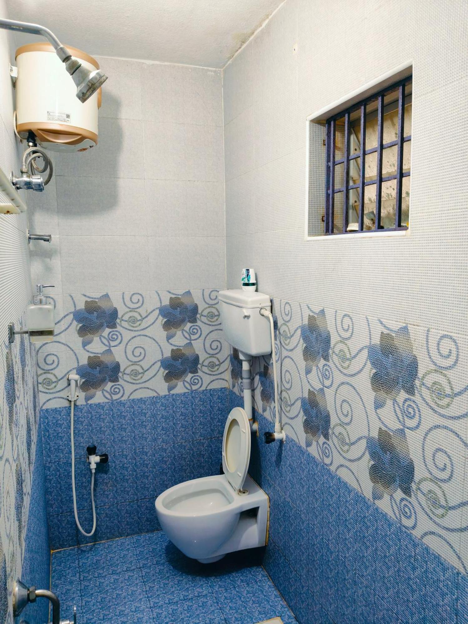 With Private Entrance, Behind Dlf And Near L&t, Rmz It Park And Close To Srmc & Miot Hospital * Chennai
