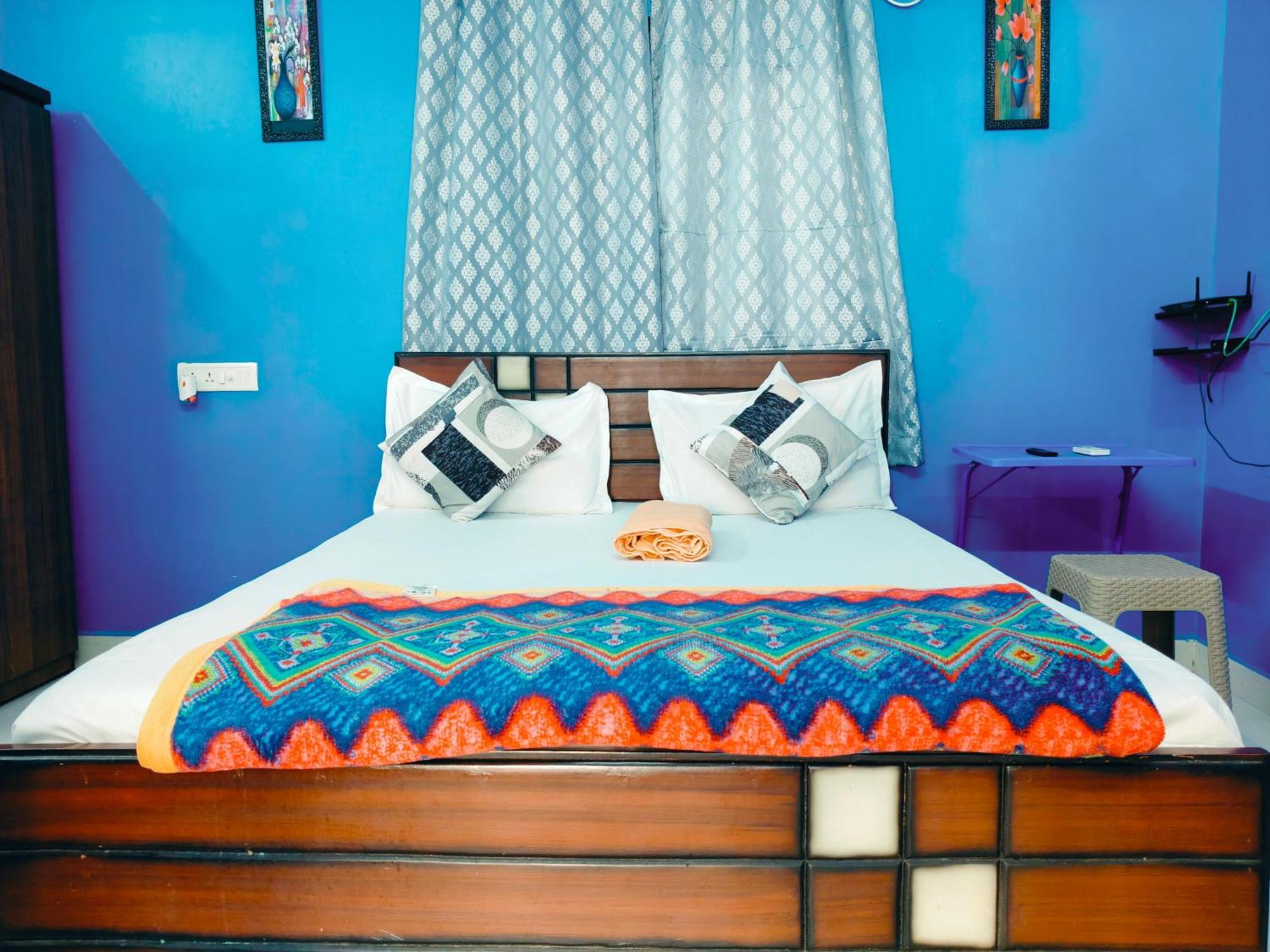 With Private Entrance, Behind Dlf And Near L&t, Rmz It Park And Close To Srmc & Miot Hospital *