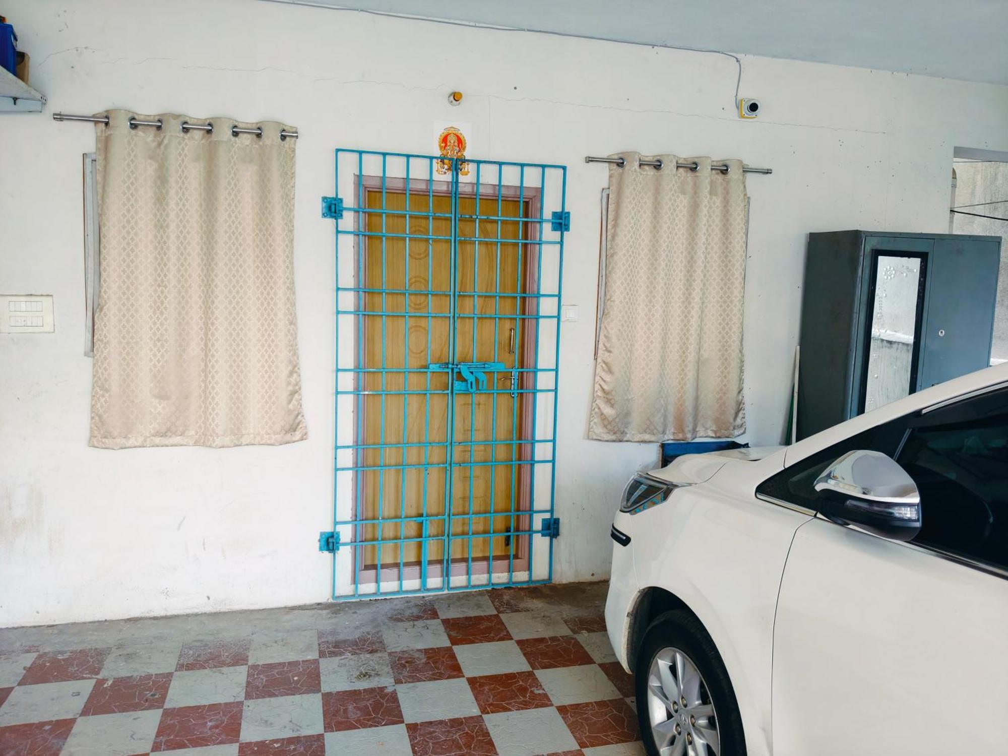 With Private Entrance, Behind Dlf And Near L&t, Rmz It Park And Close To Srmc & Miot Hospital