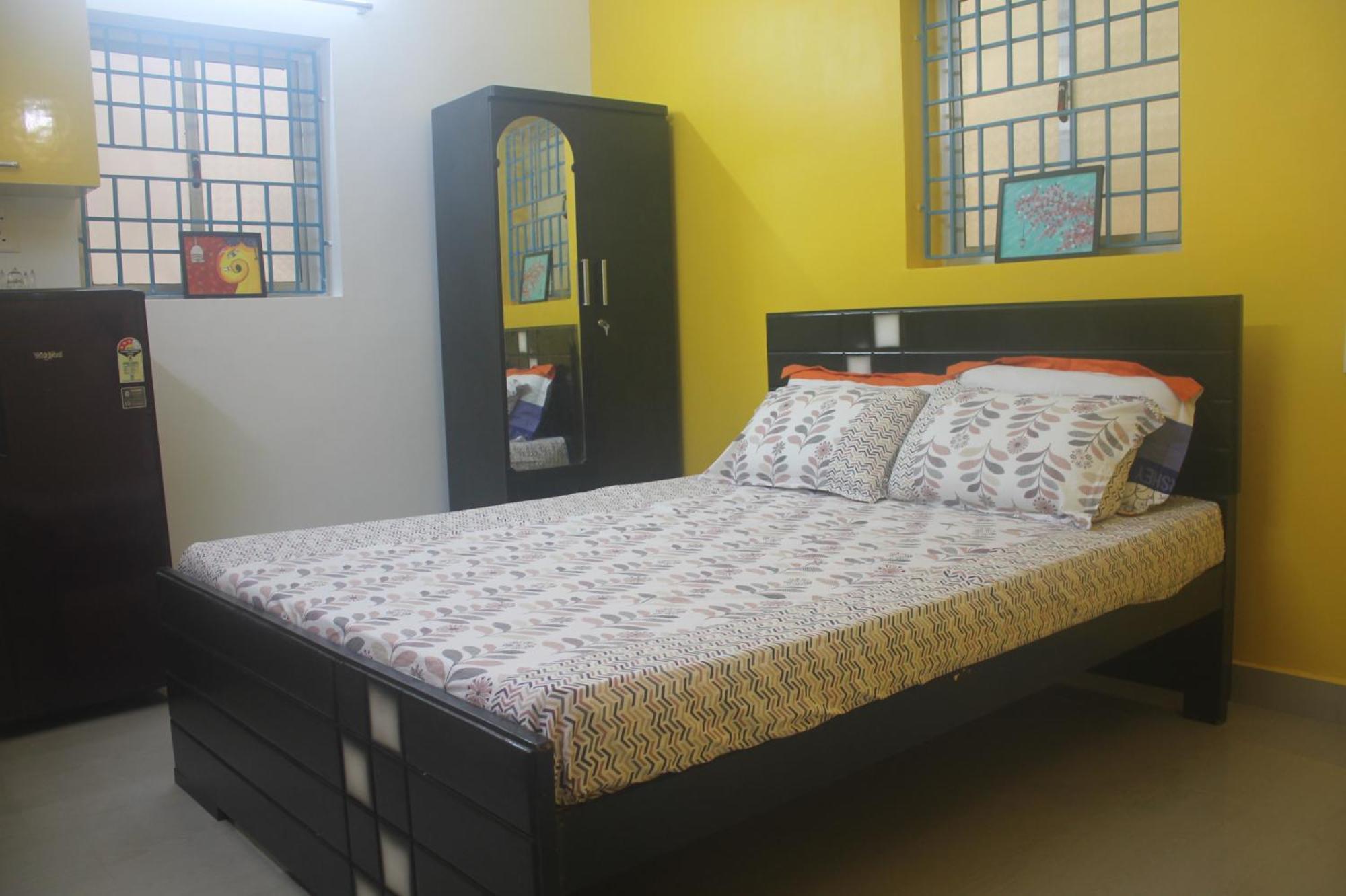 Apartment With Private Entrance, Behind Dlf And Near L&t, Rmz It Park And Close To Srmc & Miot Hospital *