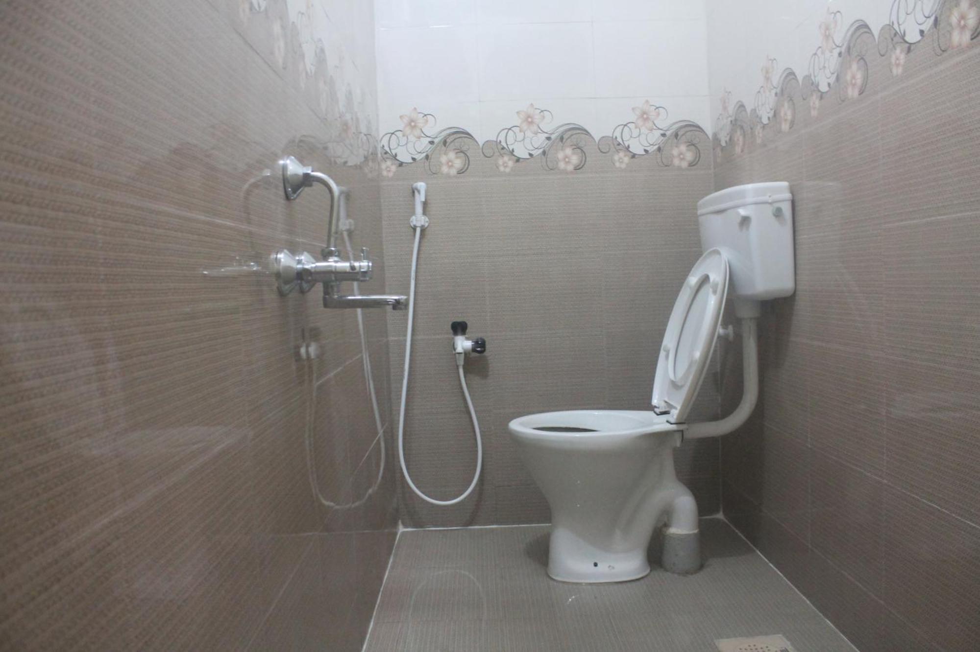 Apartment With Private Entrance, Behind Dlf And Near L&t, Rmz It Park And Close To Srmc & Miot Hospital Chennai