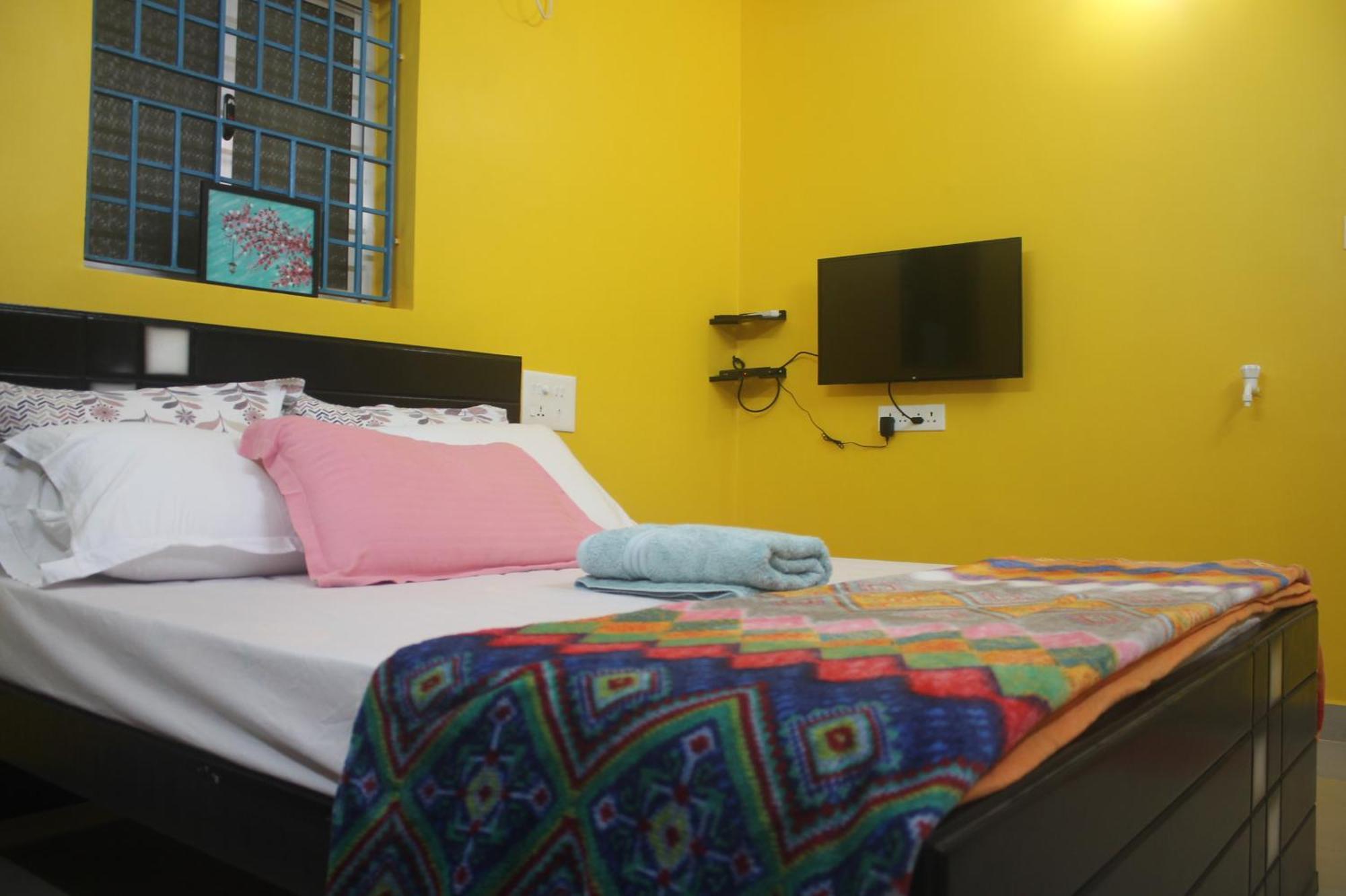 Apartment With Private Entrance, Behind Dlf And Near L&t, Rmz It Park And Close To Srmc & Miot Hospital