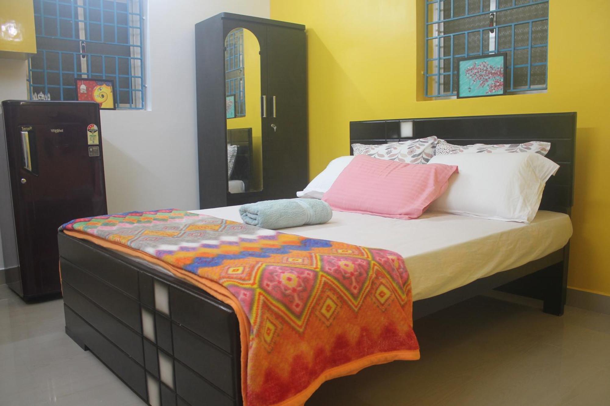 Apartment With Private Entrance, Behind Dlf And Near L&t, Rmz It Park And Close To Srmc & Miot Hospital *